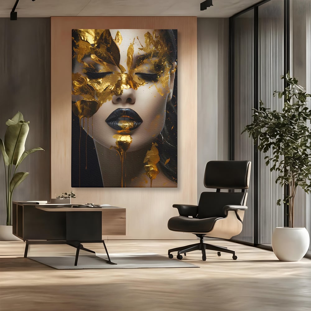 Tablou canvas cu tablou canvas cu portret femeie si foita de aur, fara rama, pe sasiu de lemn, pe perete intr-un birou